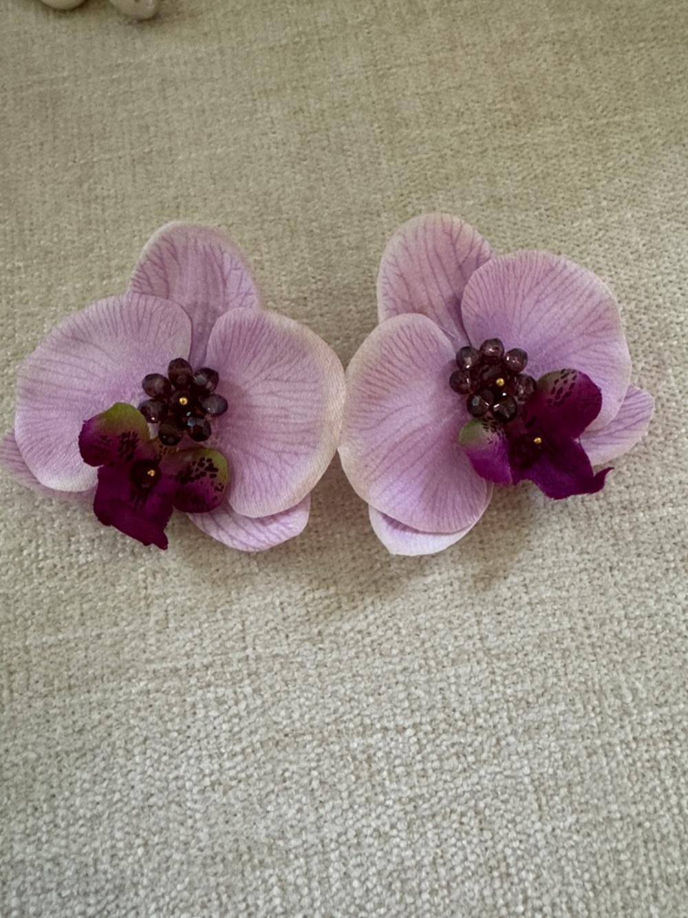 Delicate Lavender Orchid Flower Clip Earrings - Brand